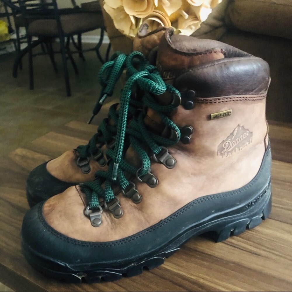 Danner Women’s Talus GTX Outdoor Boot size 8.